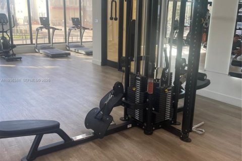 Condominio en alquiler en Hollywood, Florida, 2 dormitorios № 2088445 - foto 13