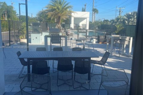 Condominio en alquiler en Hollywood, Florida, 2 dormitorios № 2088445 - foto 10