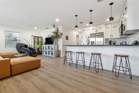 Villa ou maison à vendre à Tampa, Floride: 3 chambres, 118.73 m2 № 2390909 - photo 3