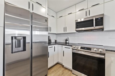 Villa ou maison à vendre à Tampa, Floride: 3 chambres, 118.73 m2 № 2390909 - photo 7