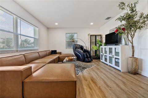Villa ou maison à vendre à Tampa, Floride: 3 chambres, 118.73 m2 № 2390909 - photo 5