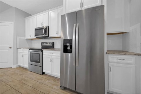 Townhouse in Riverview, Florida 3 bedrooms, 159.42 sq.m. № 2225373 - photo 4