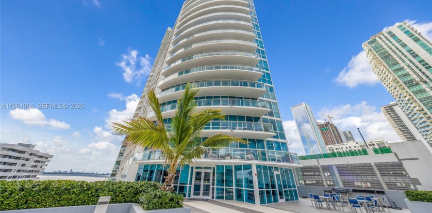 Condo in Miami, Florida, 1 bedroom  № 2026137