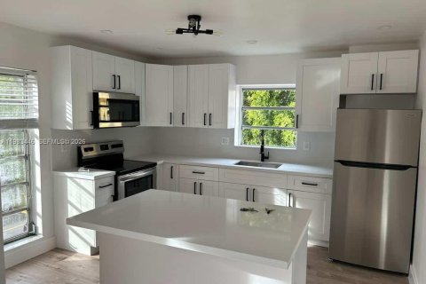 Copropriété à louer à Miami, Floride: 1 chambre, 66.43 m2 № 2050244 - photo 1