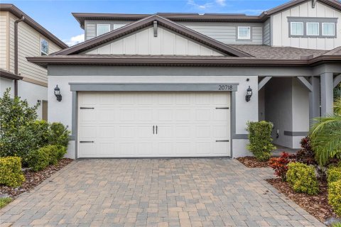Casa en venta en Land O' Lakes, Florida, 5 dormitorios, 317.35 m2 № 1835519 - foto 2