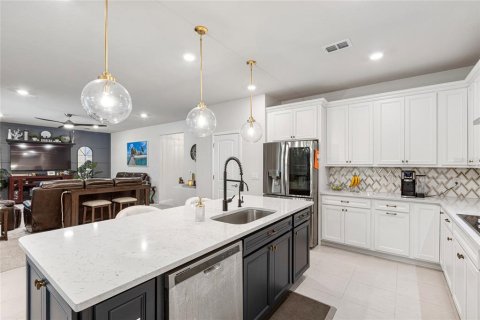 Casa en venta en Land O' Lakes, Florida, 5 dormitorios, 317.35 m2 № 1835519 - foto 9