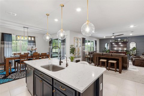 Casa en venta en Land O' Lakes, Florida, 5 dormitorios, 317.35 m2 № 1835519 - foto 14