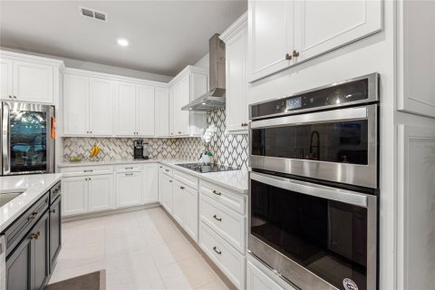 Casa en venta en Land O' Lakes, Florida, 5 dormitorios, 317.35 m2 № 1835519 - foto 10