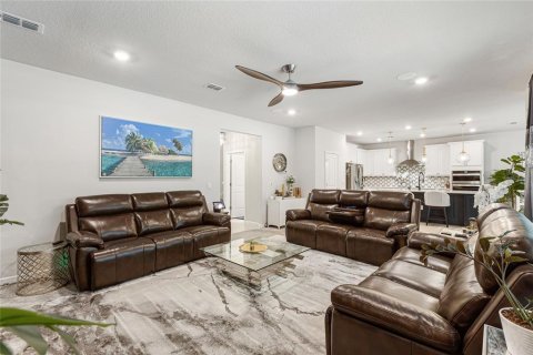 Casa en venta en Land O' Lakes, Florida, 5 dormitorios, 317.35 m2 № 1835519 - foto 17