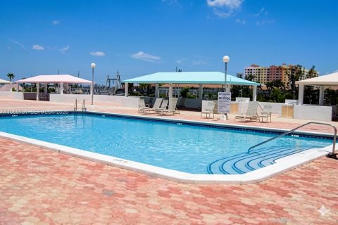 Condo in Aventura, Florida, 1 bedroom  № 2064505 - photo 24