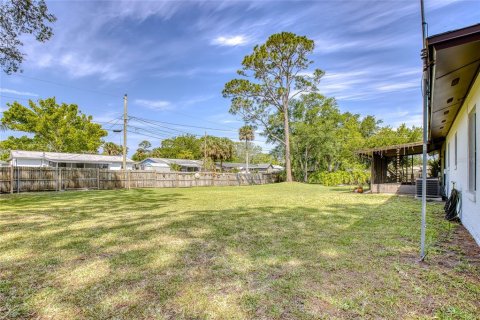 House in New Smyrna Beach, Florida 3 bedrooms, 119.57 sq.m. № 1682986 - photo 14