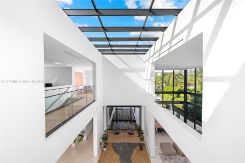 House in Hallandale Beach, Florida 6 bedrooms, 538.18 sq.m. № 1700310 - photo 25