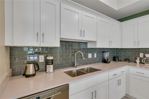 Condo in Kissimmee, Florida, 2 bedrooms  № 1869139 - photo 7