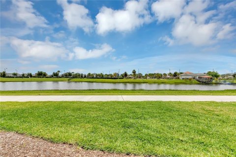 Condo in Kissimmee, Florida, 2 bedrooms  № 1869139 - photo 18