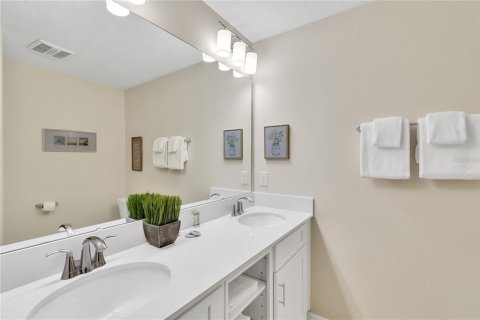 Condo in Kissimmee, Florida, 2 bedrooms  № 1869139 - photo 16
