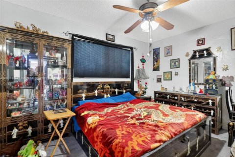 House in Miami, Florida 3 bedrooms, 167.97 sq.m. № 1823395 - photo 9