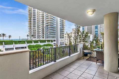 Copropriété à vendre à Miami Beach, Floride: 2 chambres, 123.56 m2 № 2012188 - photo 8