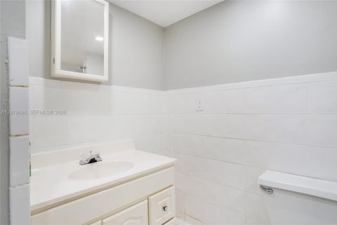 Villa ou maison à vendre à Miami, Floride: 3 chambres, 85.1 m2 № 2331909 - photo 10
