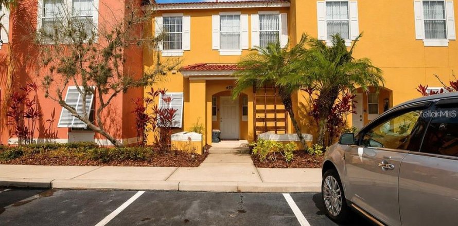 Adosado en Kissimmee, Florida 3 dormitorios, 119.47 m2 № 2205534