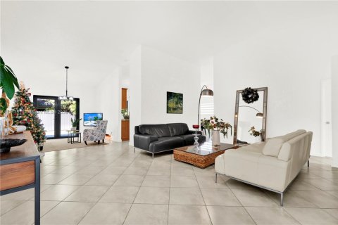 Villa ou maison à vendre à Miami, Floride: 5 chambres, 226.12 m2 № 2016851 - photo 7