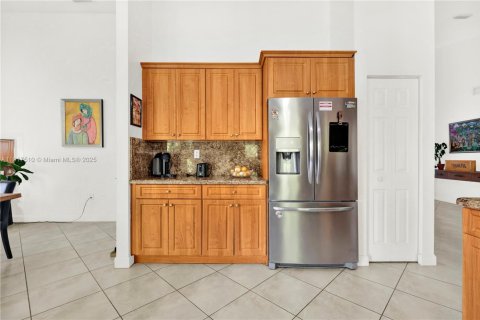 Villa ou maison à vendre à Miami, Floride: 5 chambres, 226.12 m2 № 2016851 - photo 13