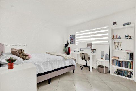 Villa ou maison à vendre à Miami, Floride: 5 chambres, 226.12 m2 № 2016851 - photo 26