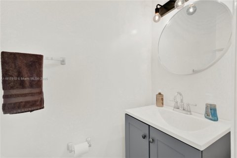 Villa ou maison à vendre à Miami, Floride: 5 chambres, 226.12 m2 № 2016851 - photo 25