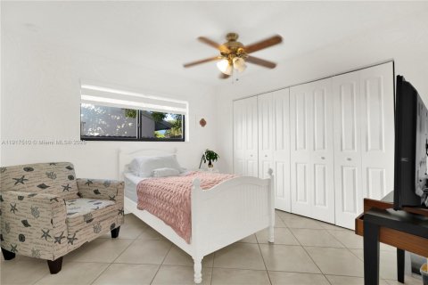 Villa ou maison à vendre à Miami, Floride: 5 chambres, 226.12 m2 № 2016851 - photo 28