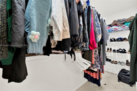 Villa ou maison à vendre à Miami, Floride: 5 chambres, 226.12 m2 № 2016851 - photo 24