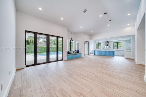 Casa en venta en Palmetto Bay, Florida, 4 dormitorios, 239.69 m2 № 2382780 - foto 5