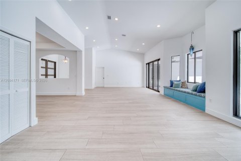 Casa en venta en Palmetto Bay, Florida, 4 dormitorios, 239.69 m2 № 2382780 - foto 11