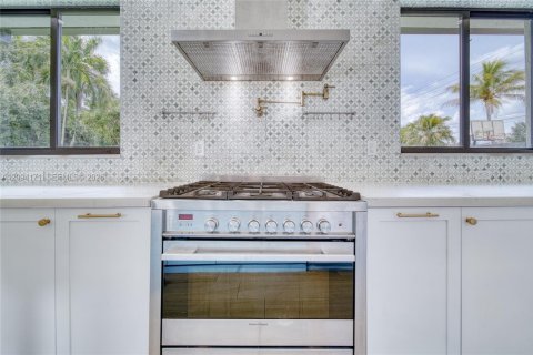 Casa en venta en Palmetto Bay, Florida, 4 dormitorios, 239.69 m2 № 2382780 - foto 9