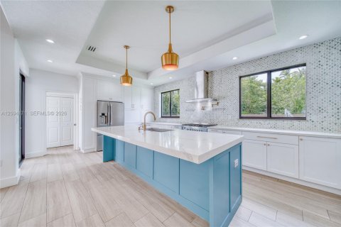 Casa en venta en Palmetto Bay, Florida, 4 dormitorios, 239.69 m2 № 2382780 - foto 6