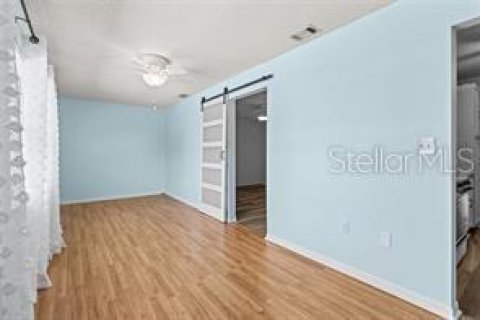 Condo in Saint Petersburg, Florida, 2 bedrooms № 2238171 - photo 9