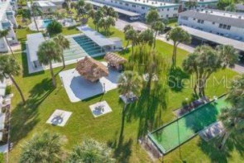 Condo in Saint Petersburg, Florida, 2 bedrooms № 2238171 - photo 26