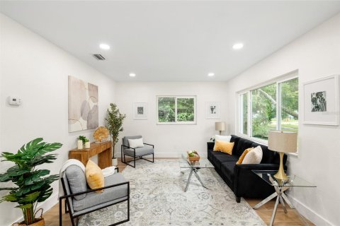 Casa en venta en Tampa, Florida, 3 dormitorios, 138.42 m2 № 1886205 - foto 6