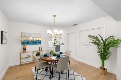 Casa en venta en Tampa, Florida, 3 dormitorios, 138.42 m2 № 1886205 - foto 13