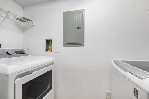 Снять в аренду кондоминиум в Авентура, Флорида 2 спальни, 109.16м2, № 1973436 - фото 6