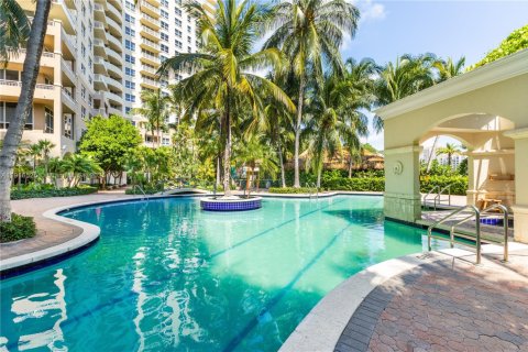 Снять в аренду кондоминиум в Авентура, Флорида 2 спальни, 109.16м2, № 1973436 - фото 23