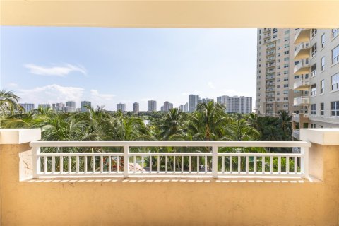 Снять в аренду кондоминиум в Авентура, Флорида 2 спальни, 109.16м2, № 1973436 - фото 18