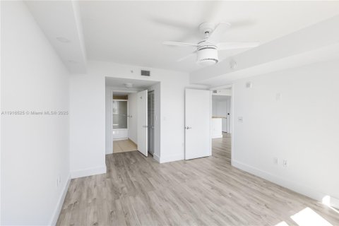 Снять в аренду кондоминиум в Авентура, Флорида 2 спальни, 109.16м2, № 1973436 - фото 13