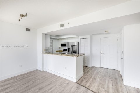Снять в аренду кондоминиум в Авентура, Флорида 2 спальни, 109.16м2, № 1973436 - фото 3