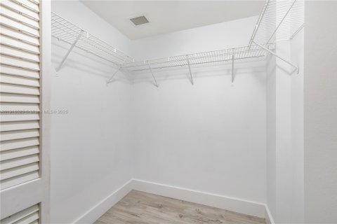 Снять в аренду кондоминиум в Авентура, Флорида 2 спальни, 109.16м2, № 1973436 - фото 15