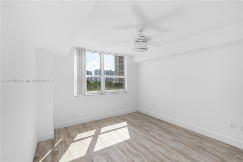 Снять в аренду кондоминиум в Авентура, Флорида 2 спальни, 109.16м2, № 1973436 - фото 12