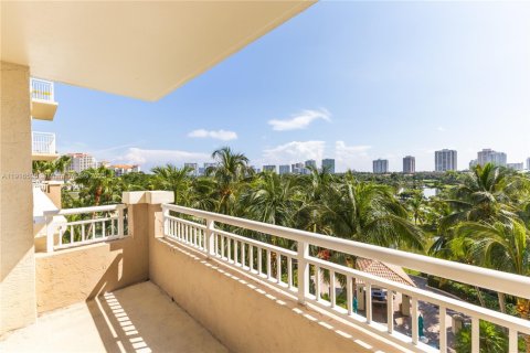 Снять в аренду кондоминиум в Авентура, Флорида 2 спальни, 109.16м2, № 1973436 - фото 16