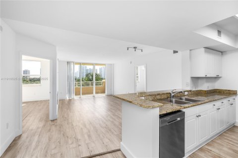 Снять в аренду кондоминиум в Авентура, Флорида 2 спальни, 109.16м2, № 1973436 - фото 1