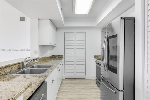 Снять в аренду кондоминиум в Авентура, Флорида 2 спальни, 109.16м2, № 1973436 - фото 4