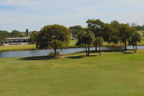 Condo in Margate, Florida, 2 bedrooms № 2176707 - photo 7