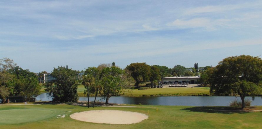 Condo in Margate, Florida, 2 bedrooms № 2176707