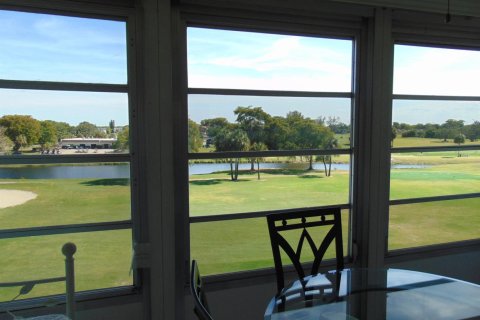 Condo in Margate, Florida, 2 bedrooms № 2176707 - photo 11